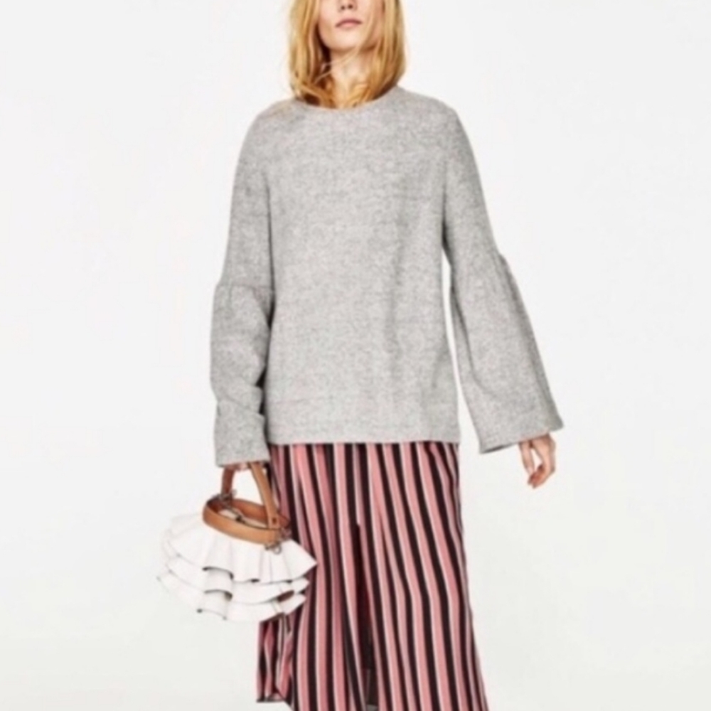 ZARA Trafaluc Soft Touch Knit Bell Sleeve Sweater Gray Oversized Women's Medium